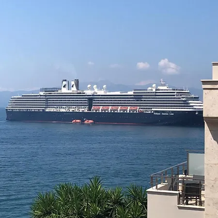 Franci's Luxury Sea View Saranda